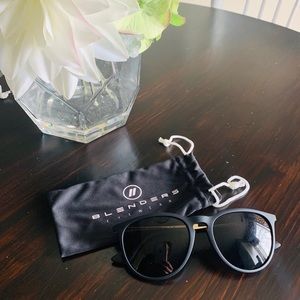 **EUC** Blenders Sunglasses